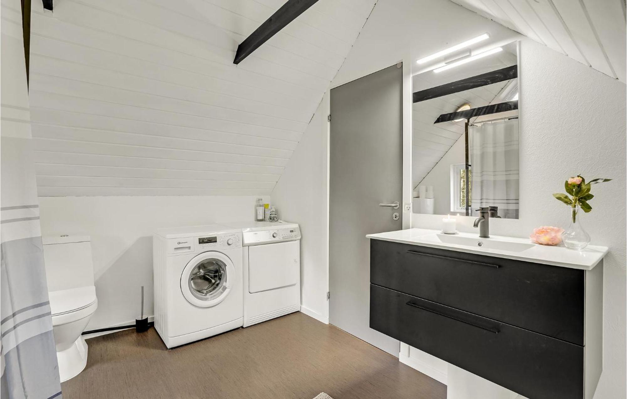 Beautiful Home In Herning With Kitchen Exteriör bild